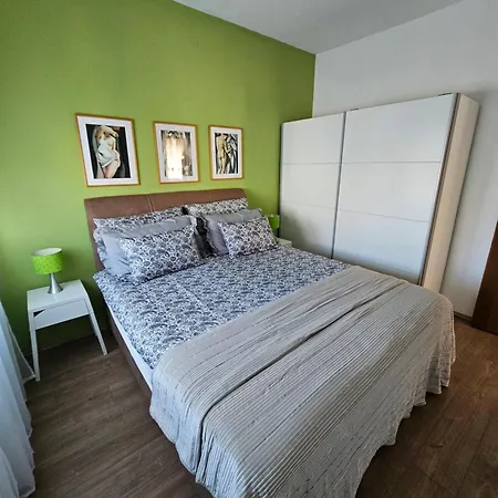 Apartment Mate