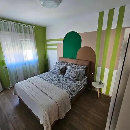 Apartment Mate